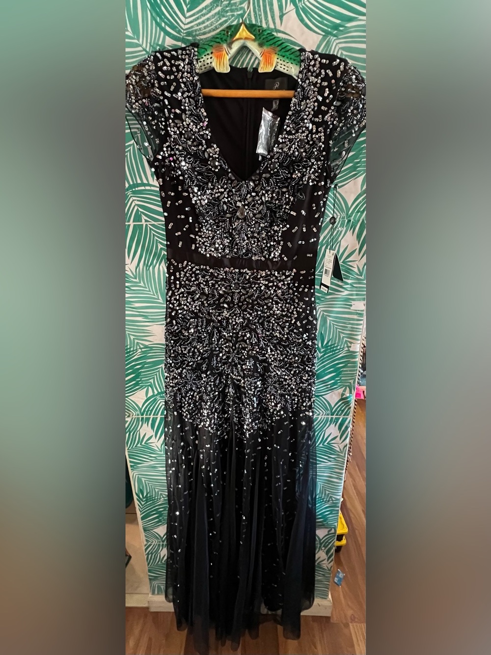 Adrianna Papell Black Beaded V-Neck Evening Gown ‘Love Story’ NWT SZ 2
